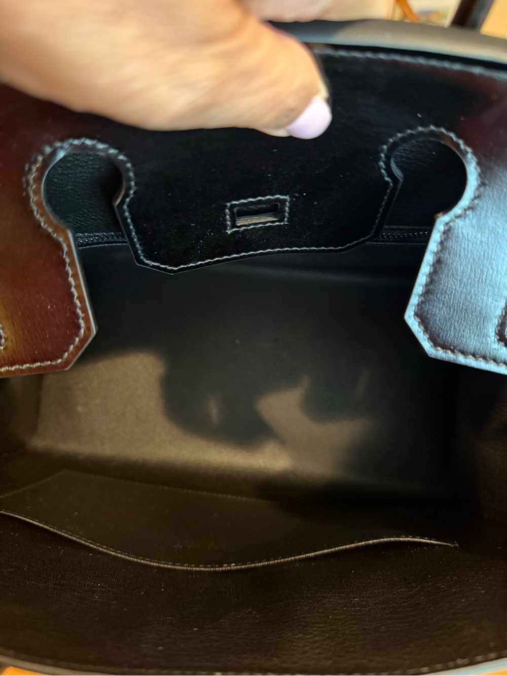 Classic Black Box Leather Top-Handle Satchel
Black HW
30CM - Picture 6 of 9